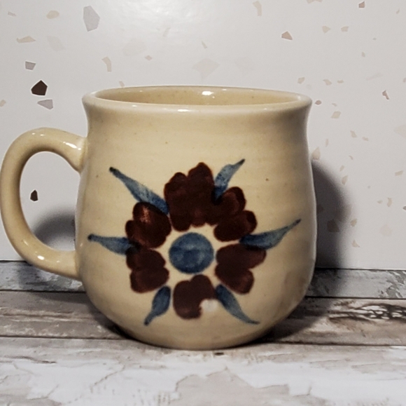 Ceramic Mug with a Brown and Blue Flower Design - Picture 2 of 4